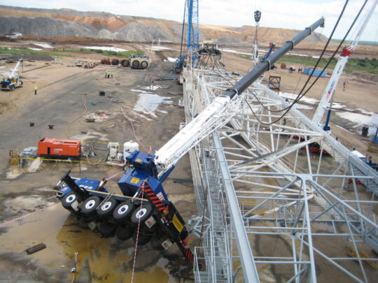 Forensic Engineering Crane accident Investigation regards with the fell White crane at Field Engineers