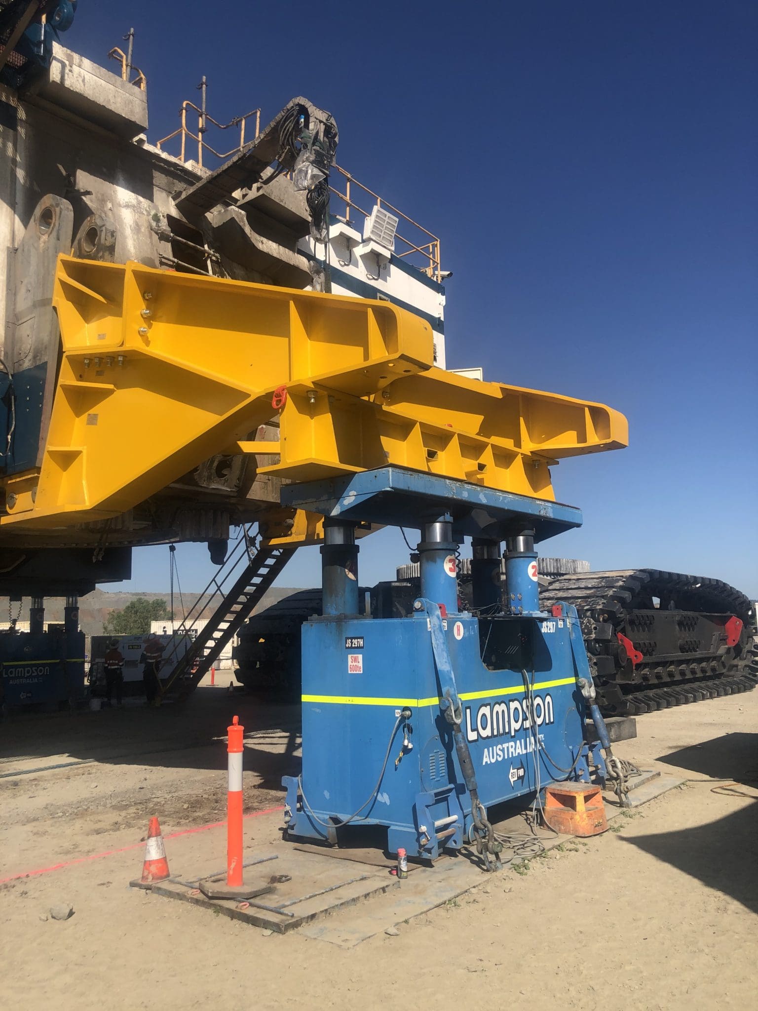 Heavy Load Weighing Services - Jacking Beak Design for Mining Electric rope Shovels at Field Engineers