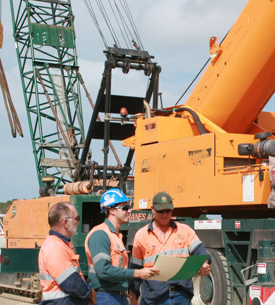 mobile crane consultants at working in field at Field Engineers